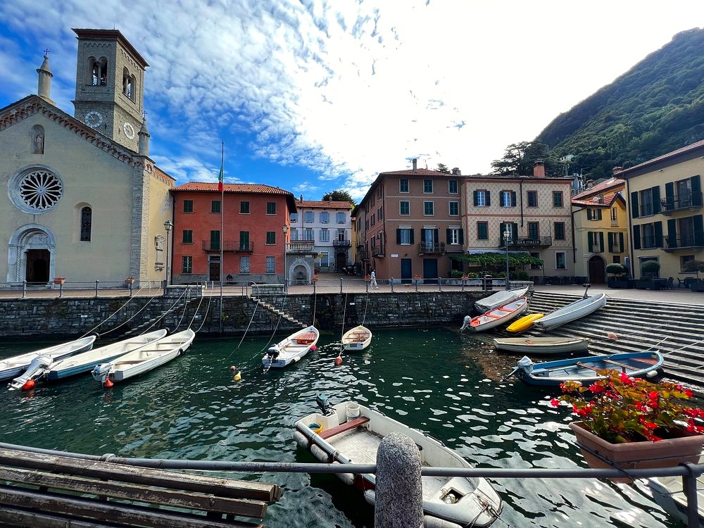A quiet, non-touristy village on Lake Como. Big groups don’t go there.